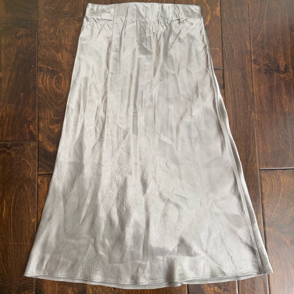 Babaton slip midi skirt. Size 4. Artizia. Silver.